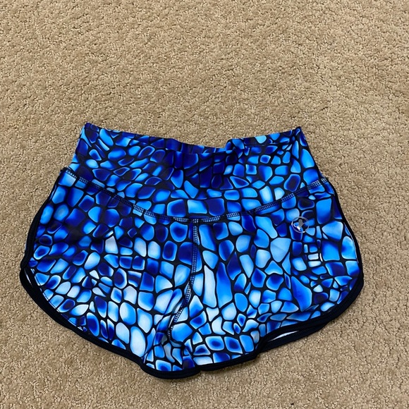 Abs2b scrunch butt shorts - Picture 1 of 3